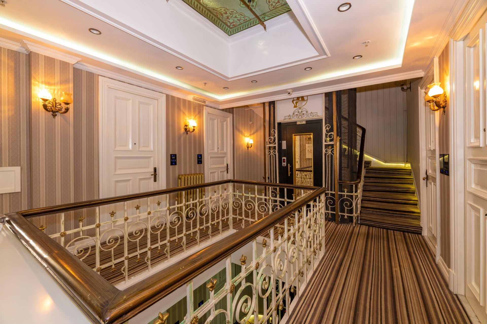 Alpek Hotel